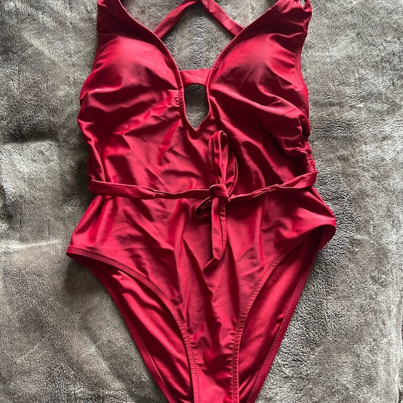 Red Cupshe Medium One-piece Swimsuit - Picture 5 of 5